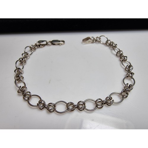 175 - Good 925 silver multi link bracelet in good clean condition, boxed. Total length of 7.5