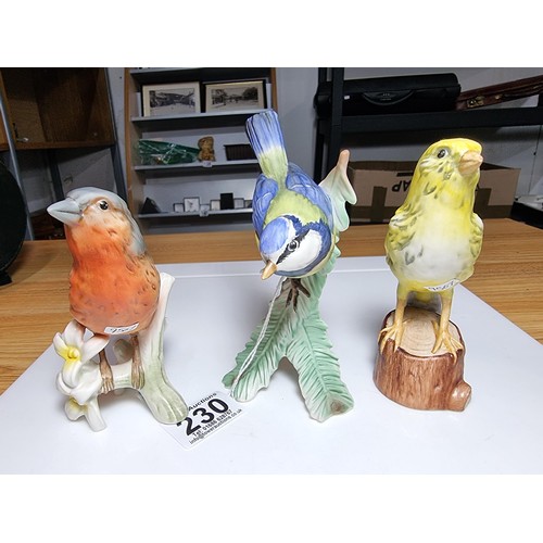 230 - Collection of 3x vintage hand painted porcelain figures of a Chaffinch, Blue Titmouse & a Canary, tw... 