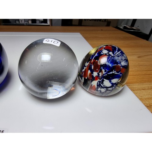 236 - Collection 4x decorative glass paperweights one featuring a flower design all in good order. Largest... 