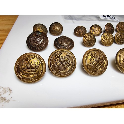 243 - Collection of approx. 33 vintage brass military buttons for various regiments. Please study photos f... 