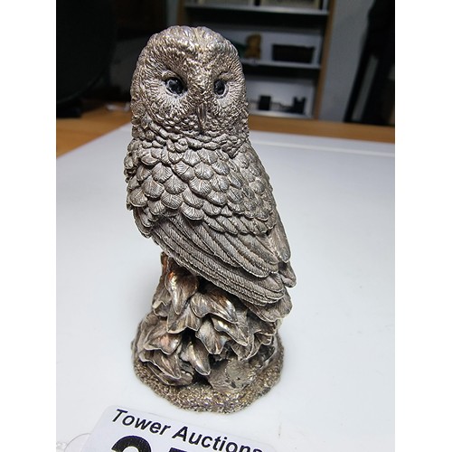 254 - Country Artists hallmarked Sterling Silver Filled owl figure. Very well cast presenting excellent de... 