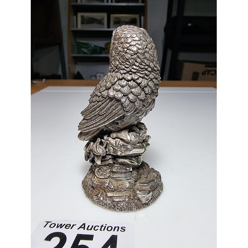 254 - Country Artists hallmarked Sterling Silver Filled owl figure. Very well cast presenting excellent de... 