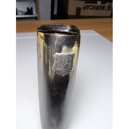 262 - Good quality Victorian horn snuff bottle with sterling silver cartouche to the front having a dispen... 