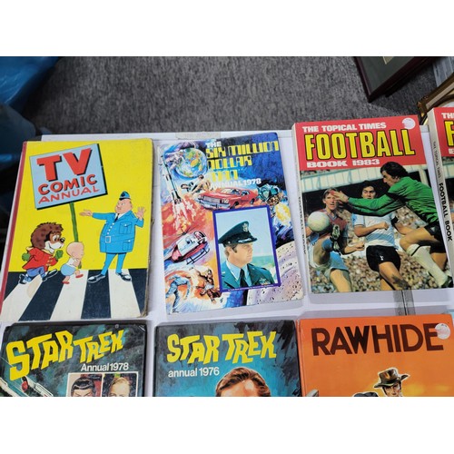 93 - Quantity of 18x assorted tv related annuals inc wagon train, Star Trek, The Wombles, Rawhide etc