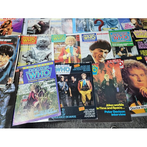 96 - Quantity of Dr Who magazines 30x, 1980's along with a Dr Who annual 1981, all have been stored corre... 