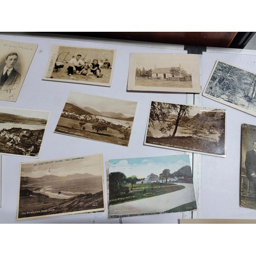 139 - Large collection of vintage postcards of various subjects covering the lake district, peak district,... 