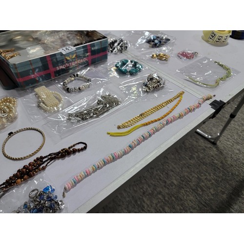 141 - Large collection of costume jewellery inc necklaces bracelets all on sealed packs