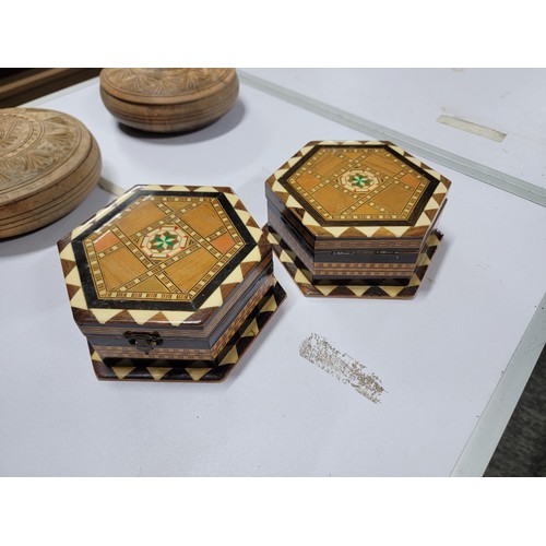 145 - Large quantity of various sized wooden trinket boxes inc hexagonal marquetry boxes, collection boxes... 