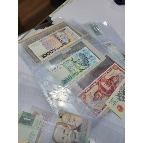 161 - Large collection of various bank notes inc Japanese, Indian, Vietnam, Brasil, Indonesia, etc all in ... 