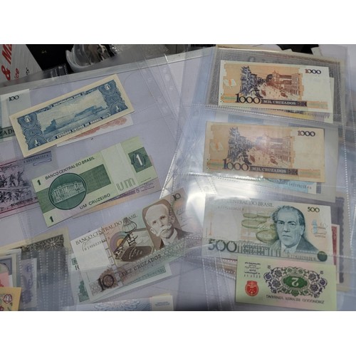 161 - Large collection of various bank notes inc Japanese, Indian, Vietnam, Brasil, Indonesia, etc all in ... 