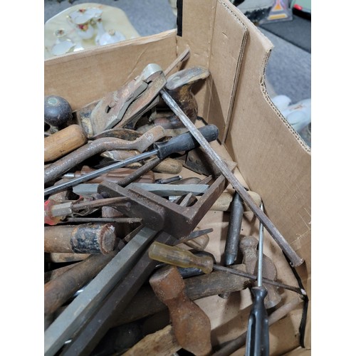 410 - Box containing a large quantity of various tools inc hand saws, builders trowels, wire brush, grindi... 