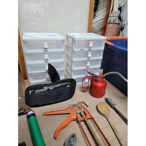 414 - 2x boxes containing a quantity of tools and accessories inc lawn shears, 2x 5 tier storage drawers, ... 