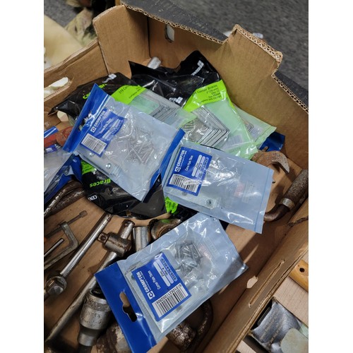 420 - Box containing a quantity of tools and accessories inc 3x packs of castor thread fittings, quantity ... 