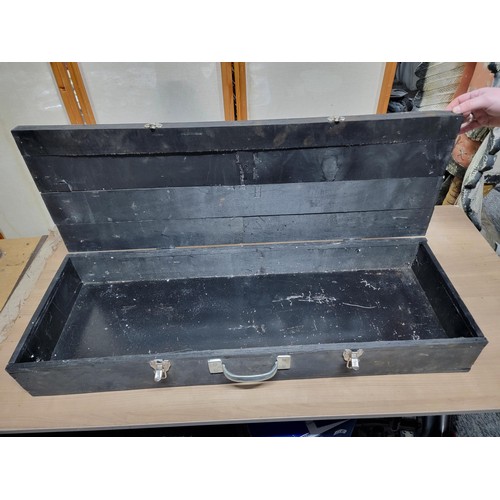 422 - Wooden tool box in good order with metal clips to the front and carry handle marked Takiwi Box Guita... 