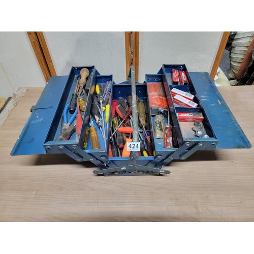 424 - Good quality metal cantilever tool box conating a quantity of tools inc boxed spark plugs, screwdriv... 