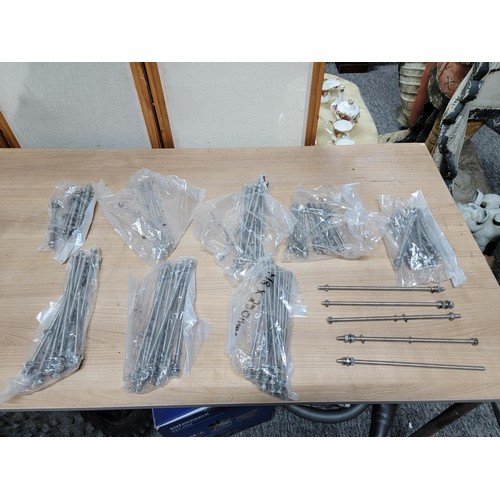 426 - Large quantity of nuts and bolts of different lengths inc 178 x 250mm, 118 x 250mm etc