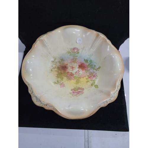 318 - Crown Devon blush ivory ceramic fruit bowl on plated pedestal stand stands at 22cm high 27cm diamete... 