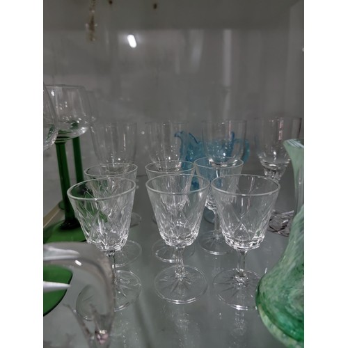 329 - Large quantity of glass ware inc a set of 6x fruit decorated tumblers, 5x twisted stem rose coloured... 