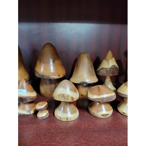 343 - Collection of 22x wooden formed toadstools of various sizes inc 5 graduate toadstools largest stands... 