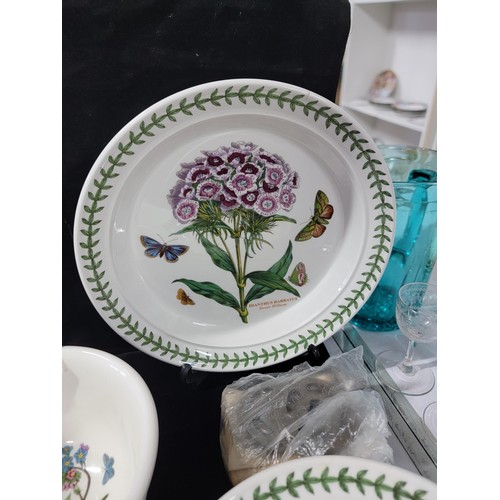 354 - Quantity of collectables inc 10x pieces of Portmeirion pottery items inc plates and bowls, along wit... 