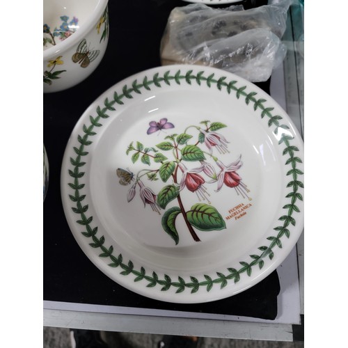 354 - Quantity of collectables inc 10x pieces of Portmeirion pottery items inc plates and bowls, along wit... 