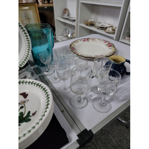 354 - Quantity of collectables inc 10x pieces of Portmeirion pottery items inc plates and bowls, along wit... 