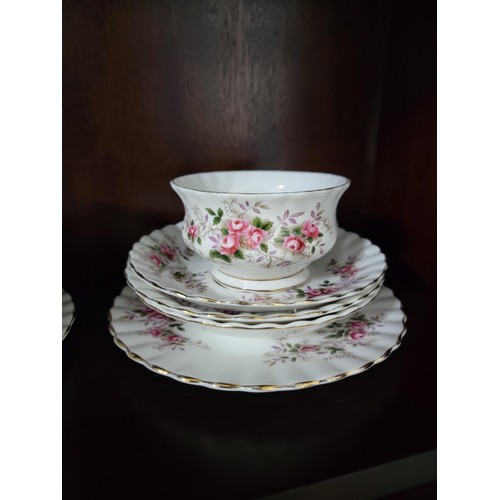 362 - Royal Albert Trillium tea set for 6 persons inc 6x cups and saucers, teapot milk jug and sugar bowl ... 