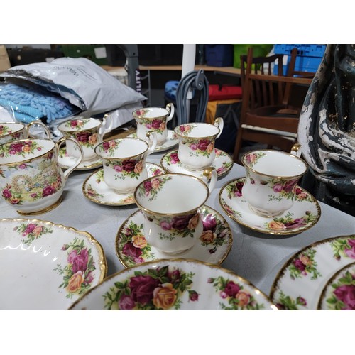 366 - Very large collection of 97 pieces of Royal Albert Old Country Roses dinner coffee set tea set inc p... 