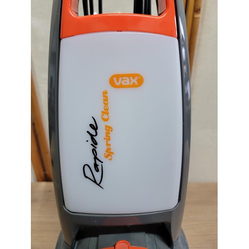 373 - Vax Rapide spring clean carpet cleaner with built in reservoir, in good order