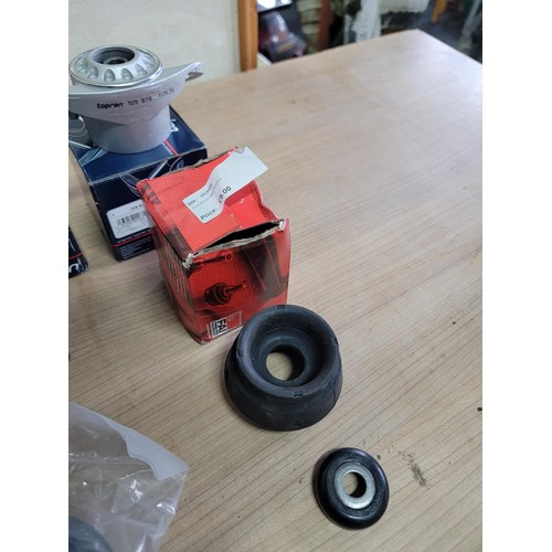 446 - Top mounts (Topran) & bottom mounts & CV boots (Shaftec) all new in boxes for MK4 Golf