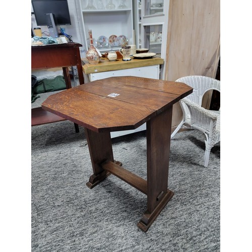 507 - Swivel top oak lamp / side table with good aged patina, measuring 59cm high, 53cm wide and 47cm deep