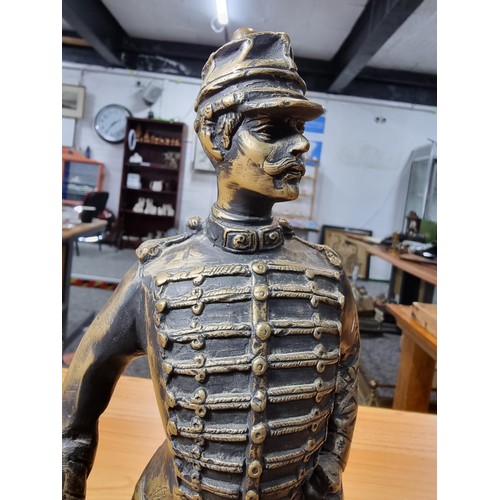 279 - Tall impressive solid bronze military soldier figure most likely by Peter Hicks. In excellent condit... 