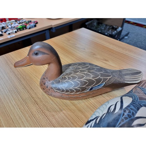 282 - 3x good quality solid wood hand painted decoy ducks, two are by benchmark, made in Hong Kong. The ot... 