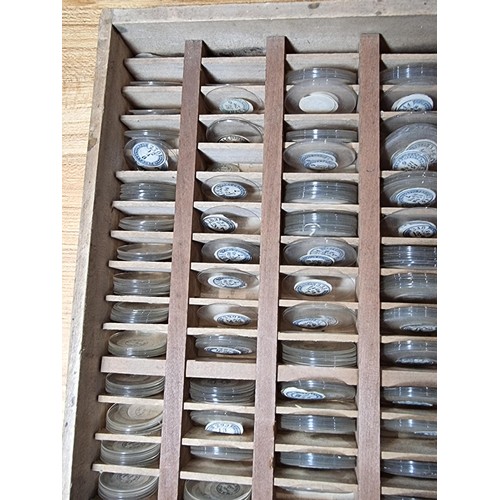 288 - Watchmakers job lot of wristwatch & fob watch glass crystals in an organised tray containing hundred... 