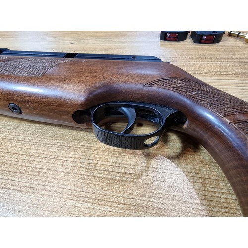 298 - Good quality modern BSA Ultra Multishot .22 gas powered air rifle, this rifle was sent to Rat Works ... 