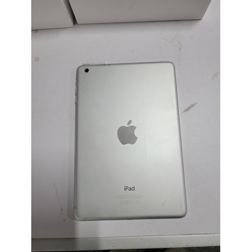 17 - A bundle of 2x Apple iPads to inc an  iPad A1432 mini in good working condition, has been reset read... 