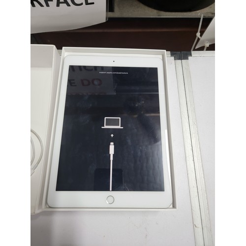 17 - A bundle of 2x Apple iPads to inc an  iPad A1432 mini in good working condition, has been reset read... 