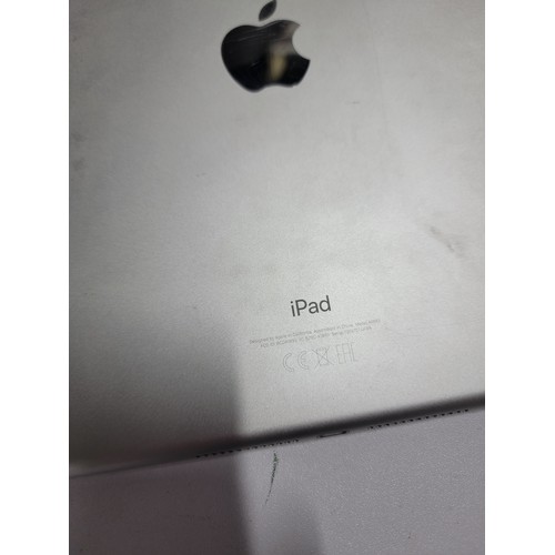 17 - A bundle of 2x Apple iPads to inc an  iPad A1432 mini in good working condition, has been reset read... 