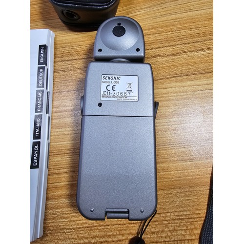 5 - A good modern Sekonic flash master light meter model L-358 complete with its carry case, in full wor... 