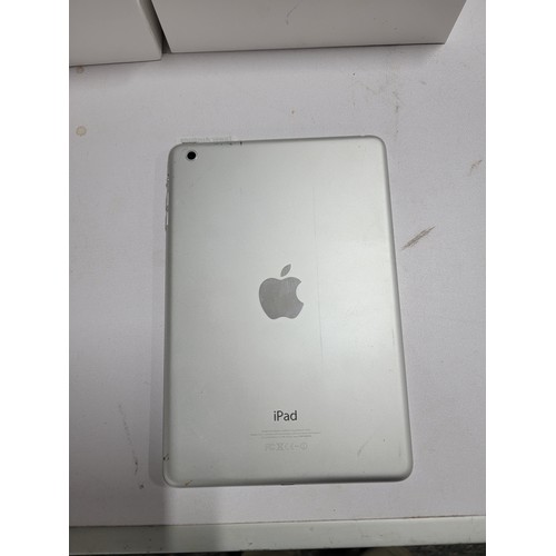 29 - A bundle of 2x Apple iPads to inc an  iPad A1432 mini in good working condition, has been reset read... 