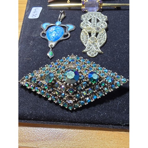 182 - A good quality  suite of art deco costume jewellery to include a 925 silver Art Nouveau and enamel p... 