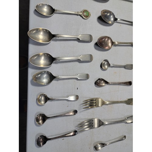156 - Large collection of vintage cutlery inc a rare grapefruit set
