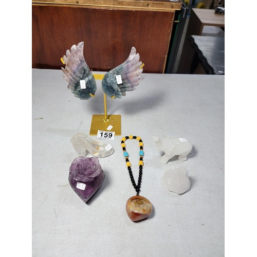 159 - Collection of semi precious stones to inc a pair of well carved Fluorite angel wings chip to one win... 