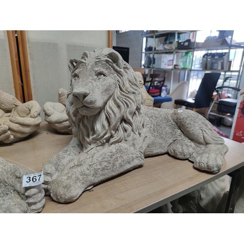 367 - Pair of good quality concrete recumbent lions, both in good order stand at 35cm high, 65cm long and ... 