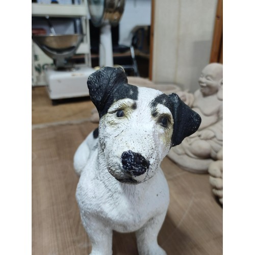 368 - Well detailed life size resin figure of a Jack Russell ideal for the garden has cracks to the muzzle... 