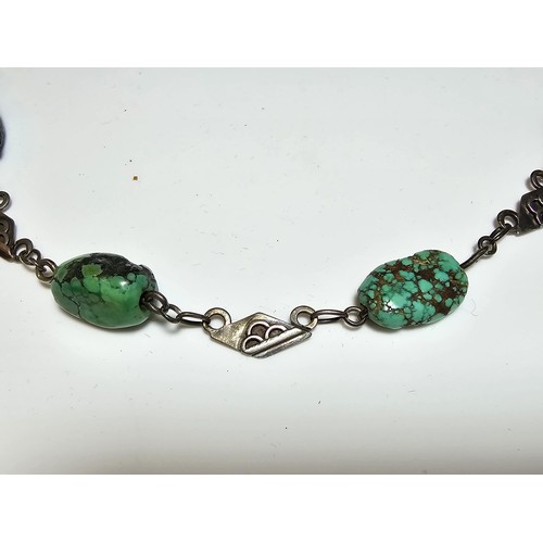 229 - We have a good vintage 925 silver necklace with 5 natural turquoise beaded stones, in good clean con... 