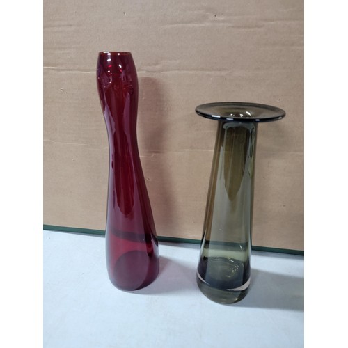 360 - Collection of 12x Good art glass vases to include many types and some vibrant colourful ones some st... 