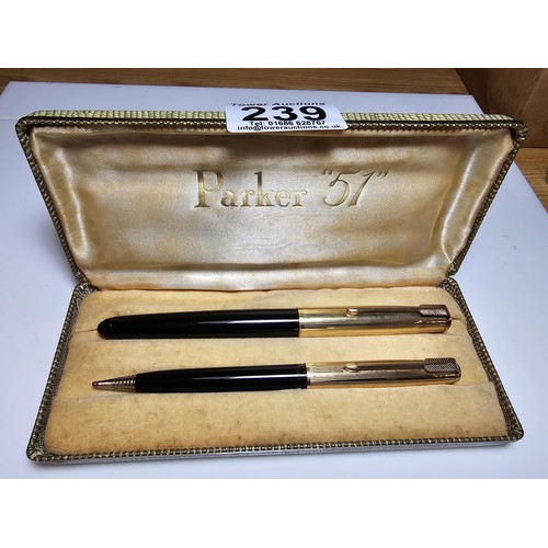 239 - A good quality vintage Parker 51 pen set to include a fountain pen and propelling pencil both with 1... 