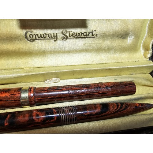 244 - A vintage good quality cased pen set by Conway Stewart to include a Dinky no.526M fountain pen and a... 