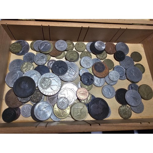 261 - A wooden box containing a large quantity of various vintage and antique British coins which includes... 